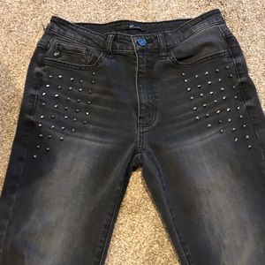 Kancan destroyed skinny jeans. NWOT. Sz 9/28.